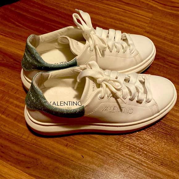 Valentino Shoes - Pre-❤️ Velentino Fresia White Green Leather Shoes